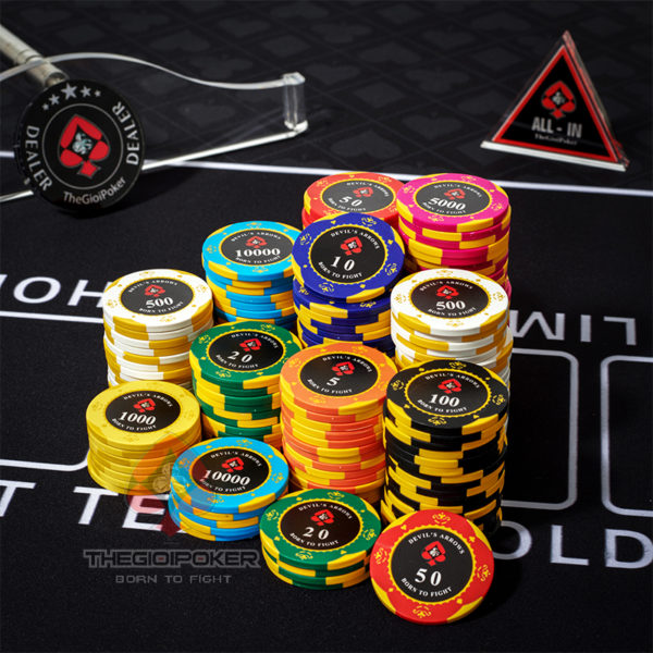 Chip Poker Devil's được làm từ chất liệu Clay cao cấp giúp người chơi shuffler chip dễ dàng