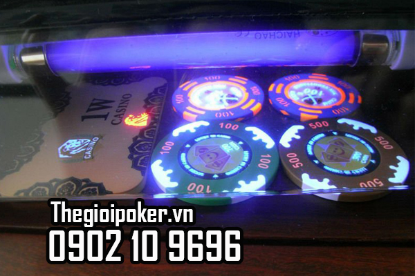 Phỉnh poker sử dụng công nghệ UV để chống làm giả
