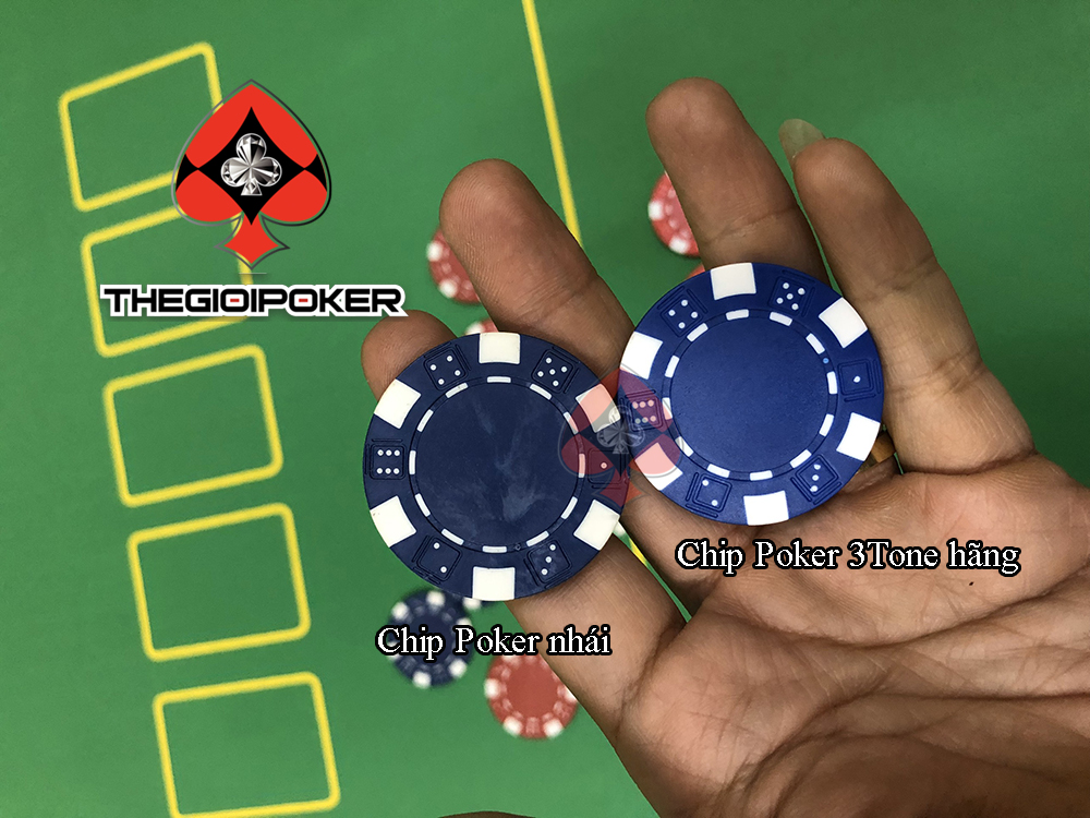 Chip poker nhái màu tối và nhoè lắm