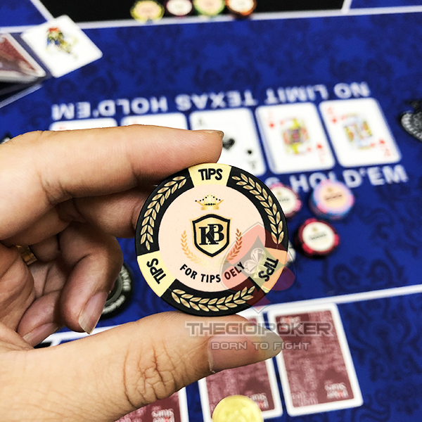 Phỉnh poker custom gắn logo riêng của club KB