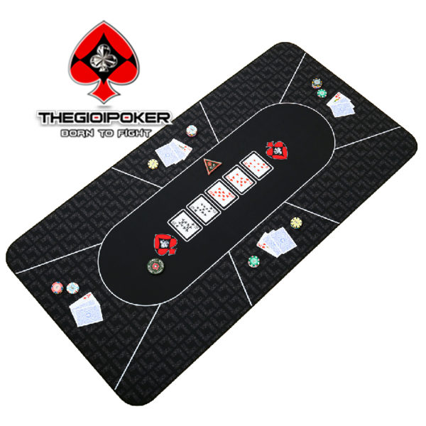 Mặt thảm poker Sky được thiết kế với màu nền đen, hoạ tiết hoa văn chìm và chia ô người chơi rất tiện dụng