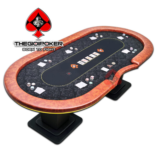 Ban_choi_poker_duoc_thiet_ke_9_den_10_nguoi_choi