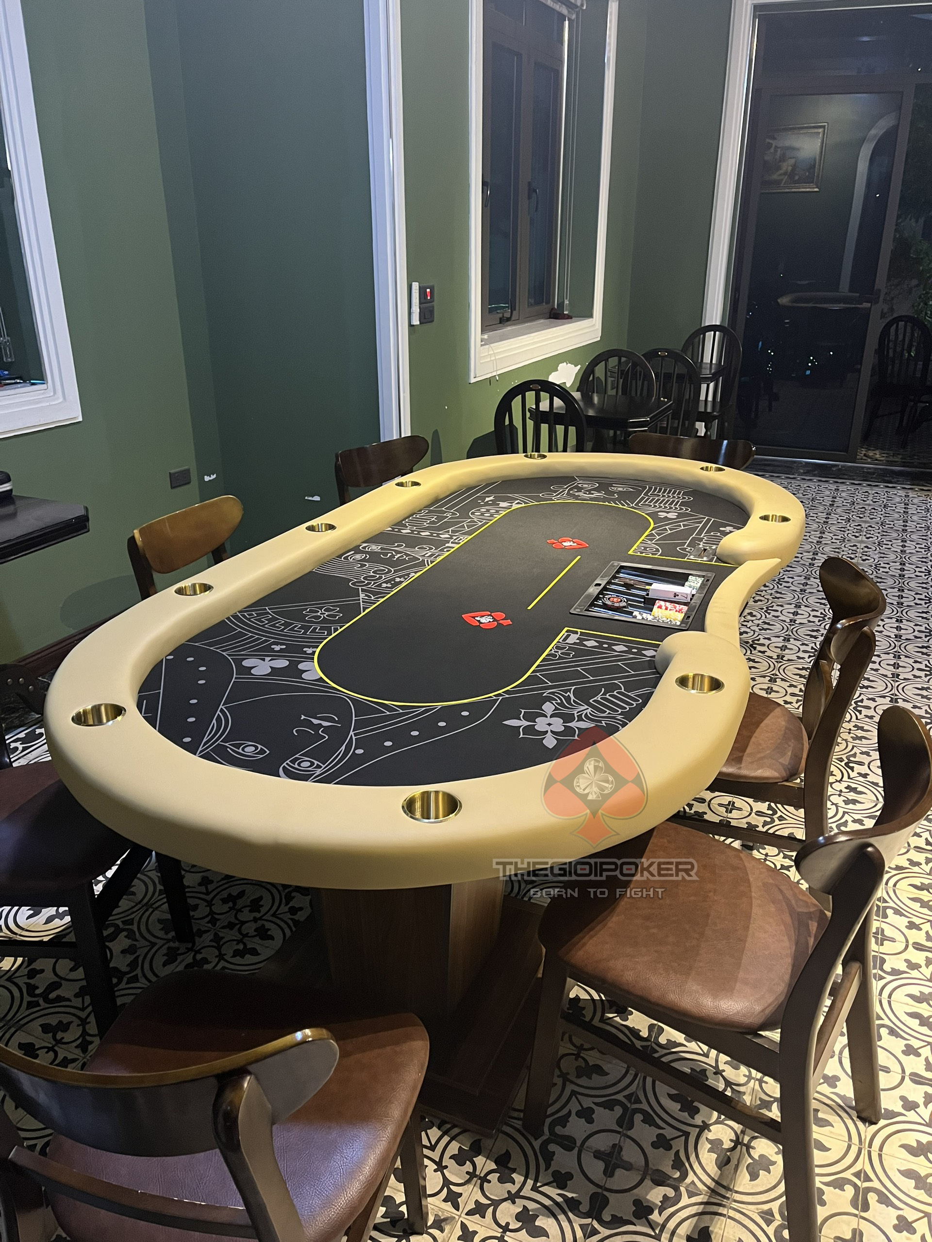 Lắp đặt hoàn toàn miễn phí bàn chơi poker Lancaster tại quận 4 thành phố Hồ Chí Minh