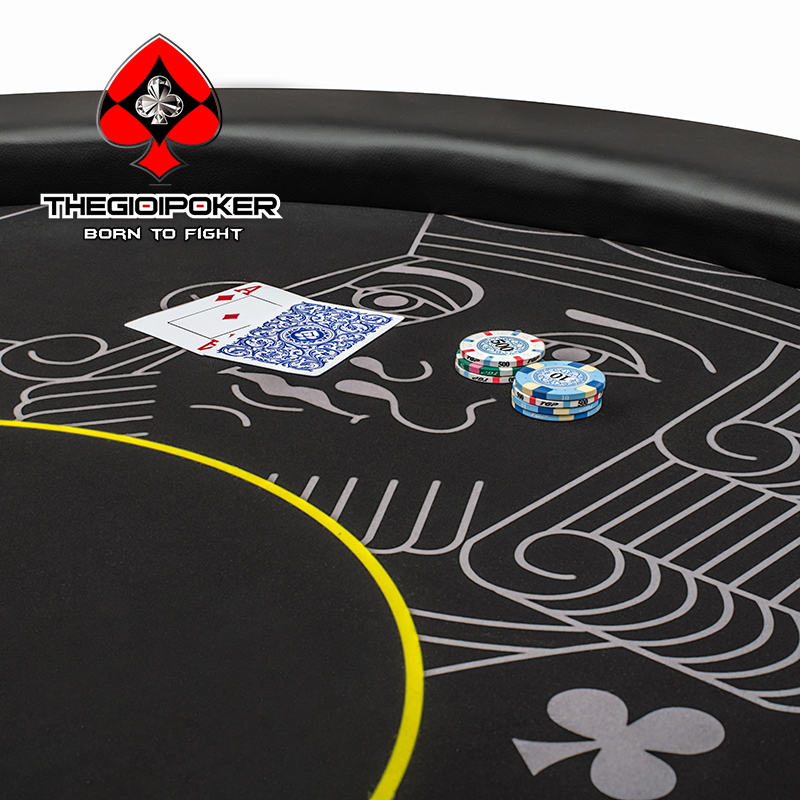 Mặt bàn poker Lancaster được làm từ vải gaming suede chuyên dụng nhập khẩu Châu Âu