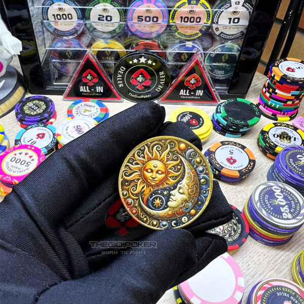 Xu-dan-bai-poker-Space-mat-truoc