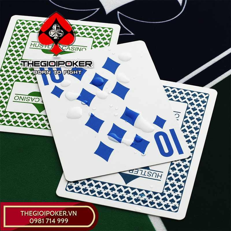 Bài poker Hustler được làm 100% plastic kháng nước và chống cong vênh hiệu quả