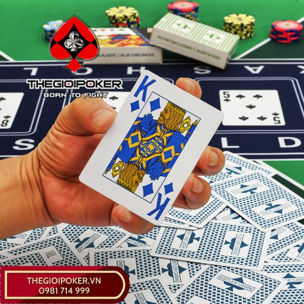 bai-tay-nhua-poker-hustler-so-to-dep