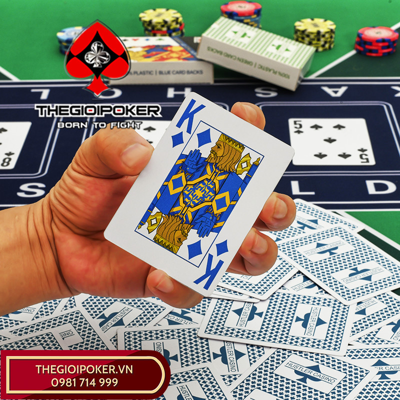 Các quân đầu người của bài poker Hustler được thiết kế rất đẹp