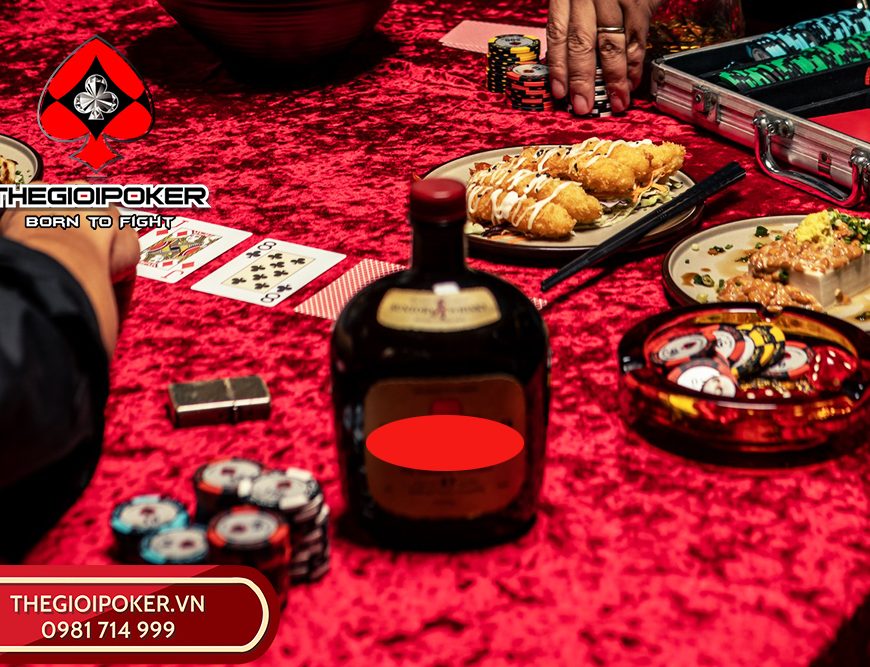 Đồ chơi poker cũng dần trở thành các món Deco trang trí chụp ảnh, quay phim