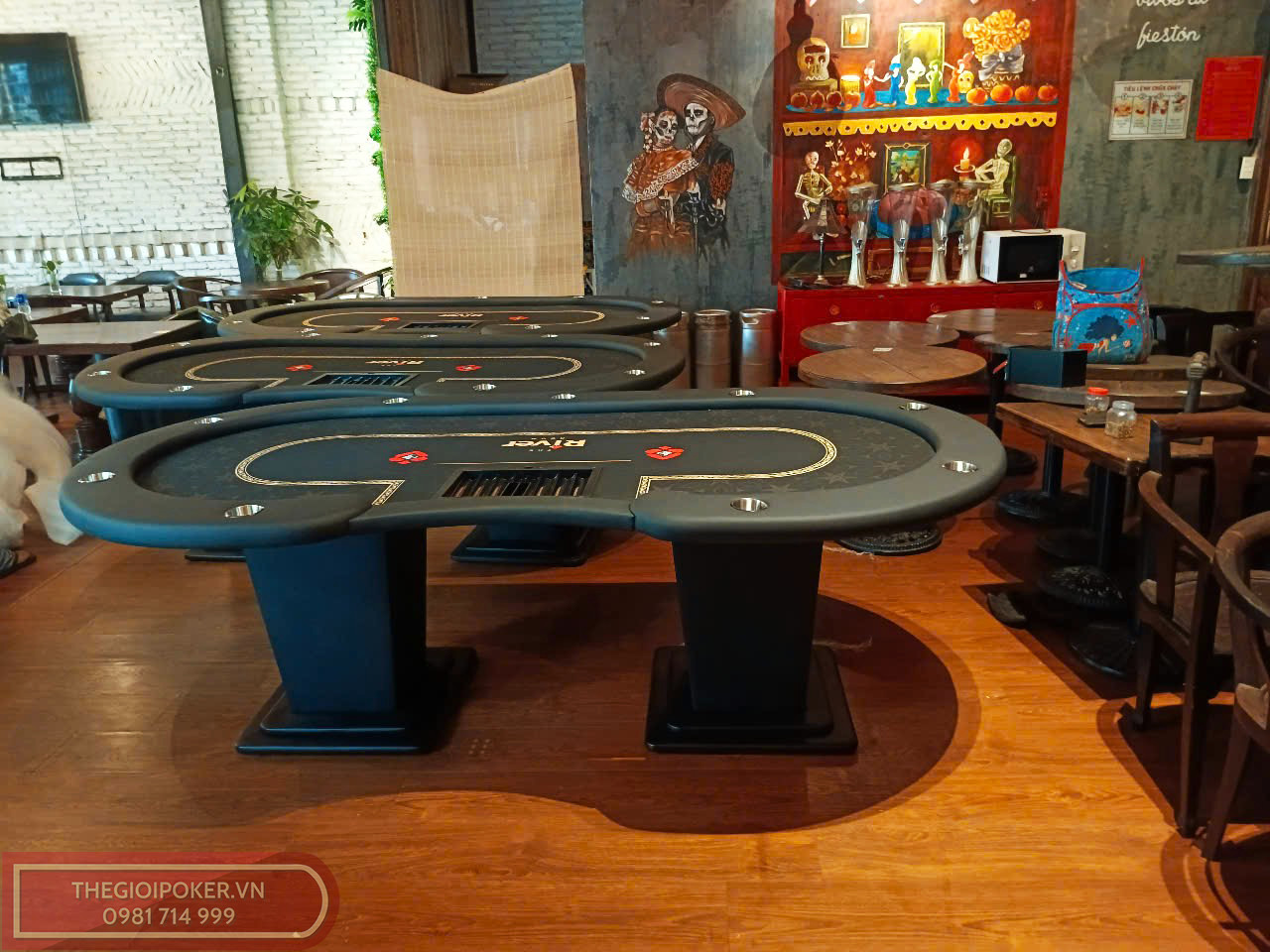 Đội ngũ Thế Giới Poker hoàn thiện lắp đặt và bàn giao 3 bàn poker tại tp. Hồ Chí MinhĐội ngũ Thế Giới Poker hoàn thiện lắp đặt và bàn giao 3 bàn poker tại tp. Hồ Chí Minh