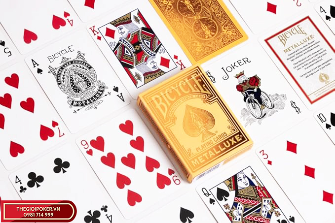 Bài tây nhưa poker Metalluxe màu gold sang trọng