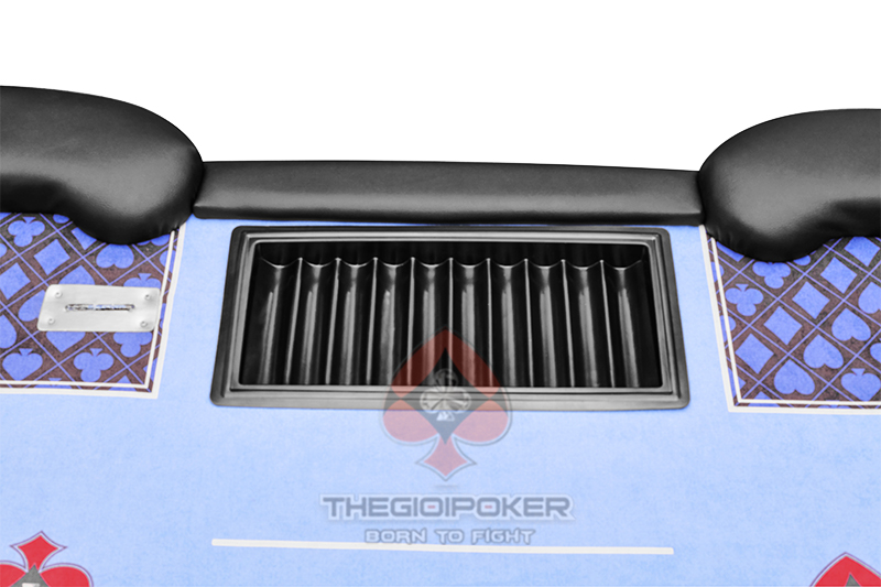 Bàn poker được trang bị khay và hộp rake chuyên nghiệp