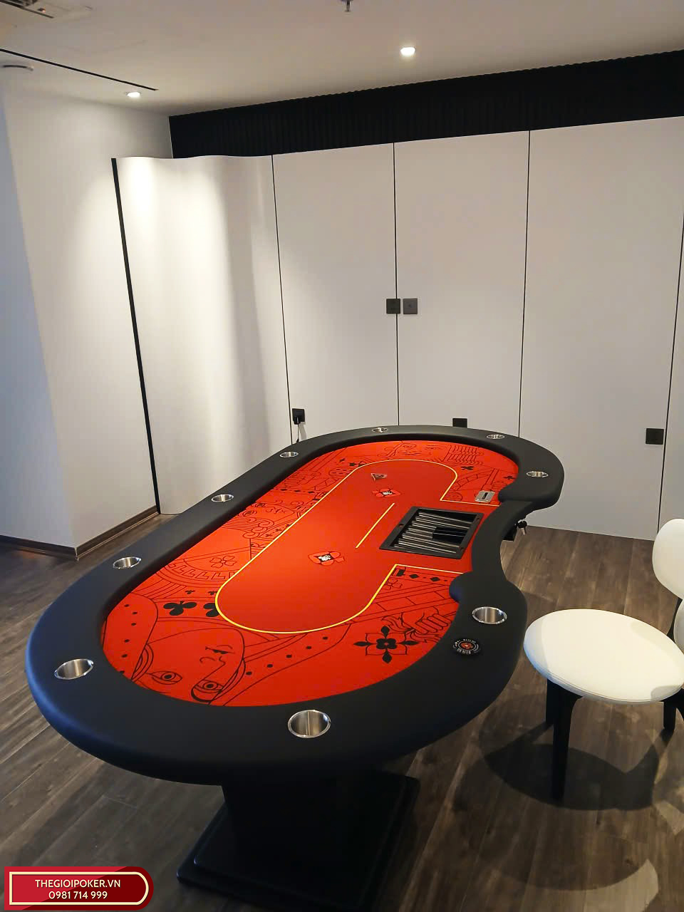 Thế Giới Poker hoàn tất lắp đặt bàn poker Lancaster tại Hà Nội