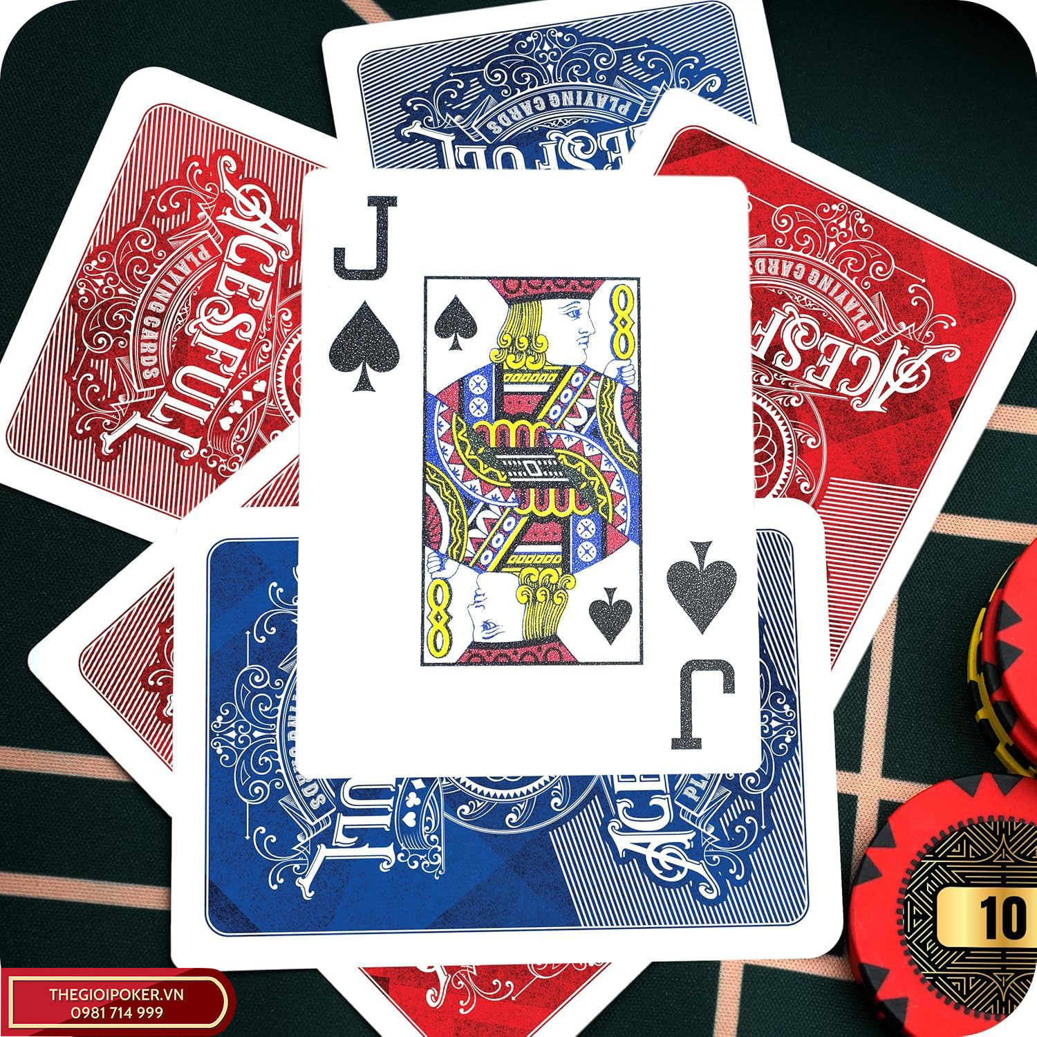 Acesful được thiết kế chuẩn bài poker với kiểu Jumbo index