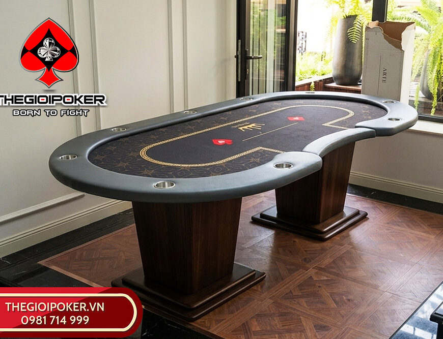 Một bàn poker Royal được lắp đặt tại biệt thự Hồ Chí MinhMột bàn poker Royal được lắp đặt tại biệt thự Hồ Chí Minh