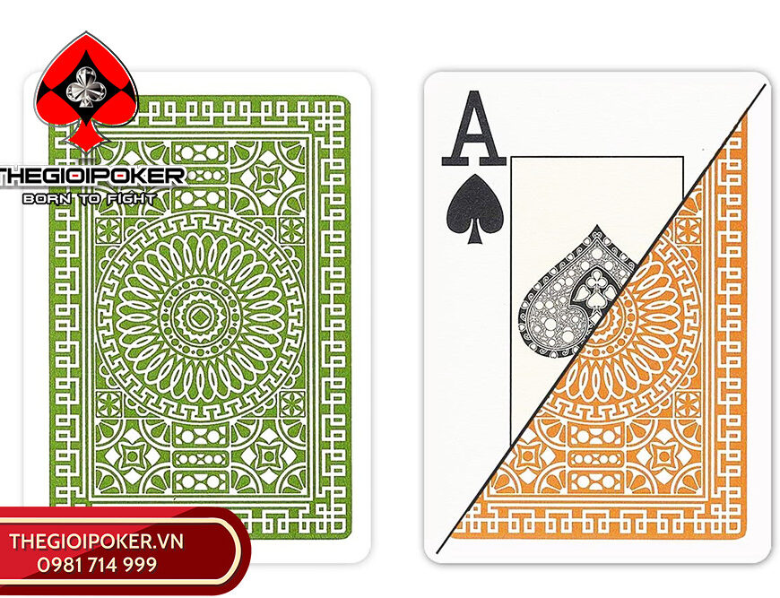 Một set gồm 2 bộ bài poker : xanh lá và cam rất đẹp