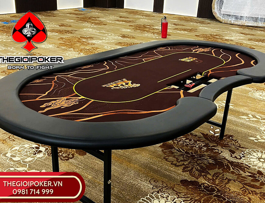 Bàn Poker Chân Gập được sử dụng cho Royal Poker Club